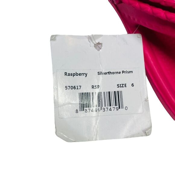 Minnetonka Raspberry Silverthorne Prism Sandals - Size 6 - Picture 13 of 15